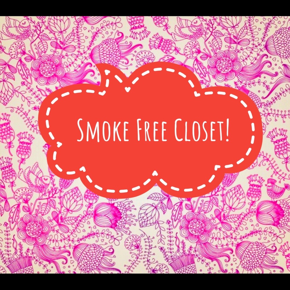 All items in our closet are Smoke Free ☺️